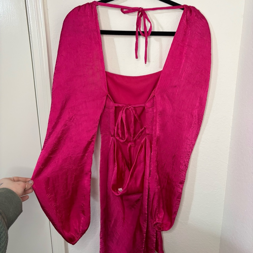 Lovers + Friends Azusa mini dress in berry pink satin crinkle fabric size small - Picture 10 of 12